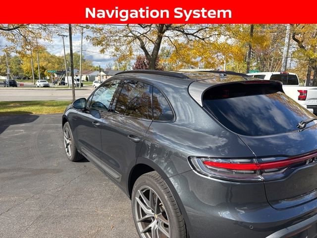 Used 2024 Porsche Macan image 2