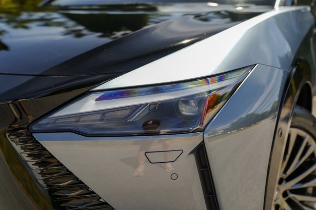 Used 2023 Lexus RZ 450e Premium w/ Accessory Package (Z1) AWD/4WD image 4
