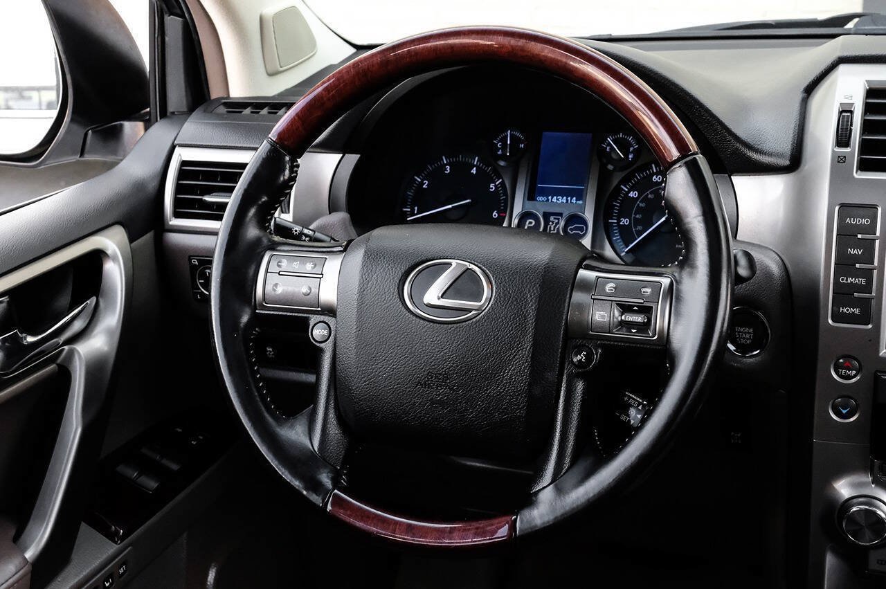 Used 2017 Lexus GX 460 Premium w/ Premium Package AWD/4WD image 22