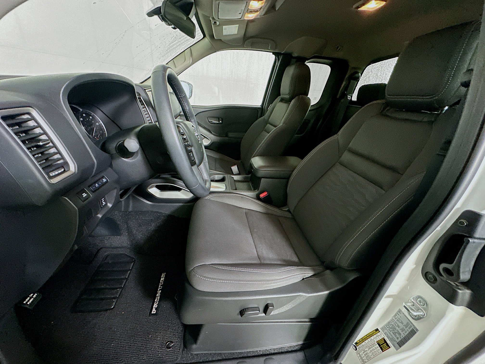Used 2024 Nissan Frontier SV w/ SV Convenience Package RWD image 13