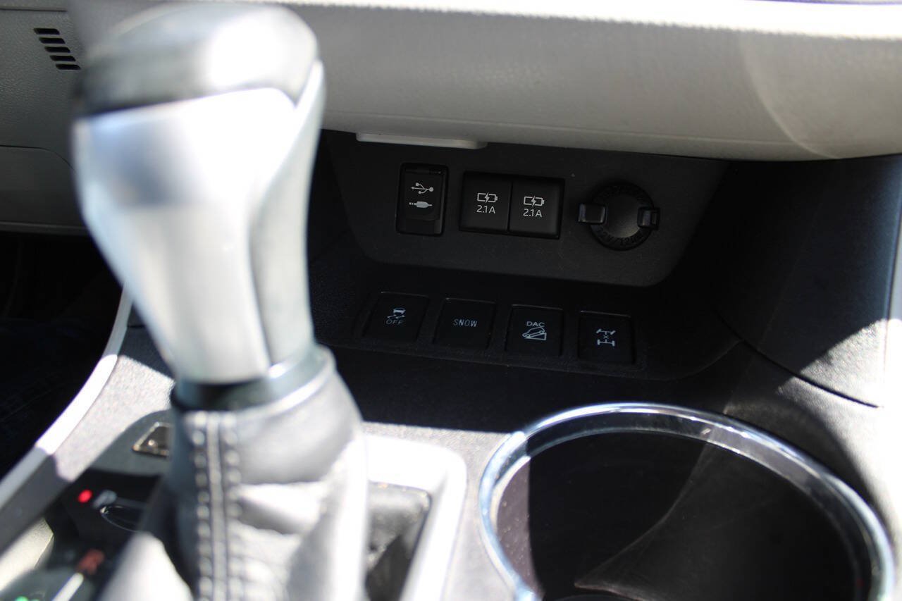 Used 2018 Toyota Highlander XLE AWD/4WD image 26