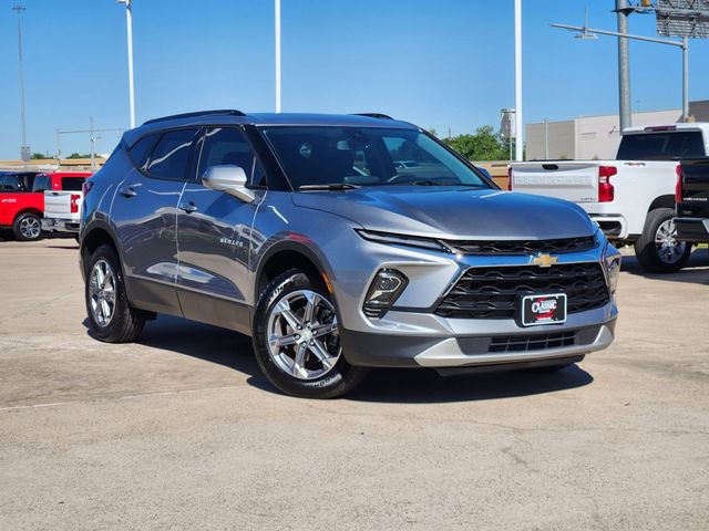 Used 2024 Chevrolet Blazer LT w/ Convenience Package FWD image 2