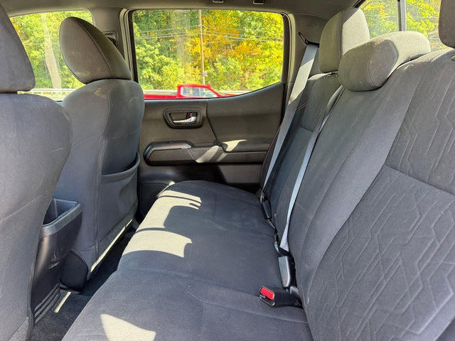 Certified 2020 Toyota Tacoma TRD Off-Road AWD/4WD image 11