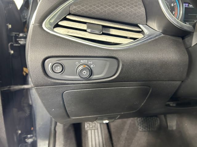 Used 2018 Chevrolet Malibu LT image 20