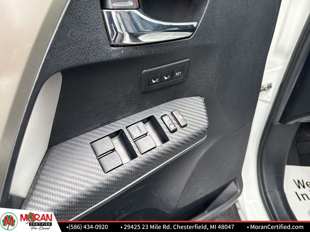 Used 2015 Toyota RAV4 Limited w/ Technology Package image 11