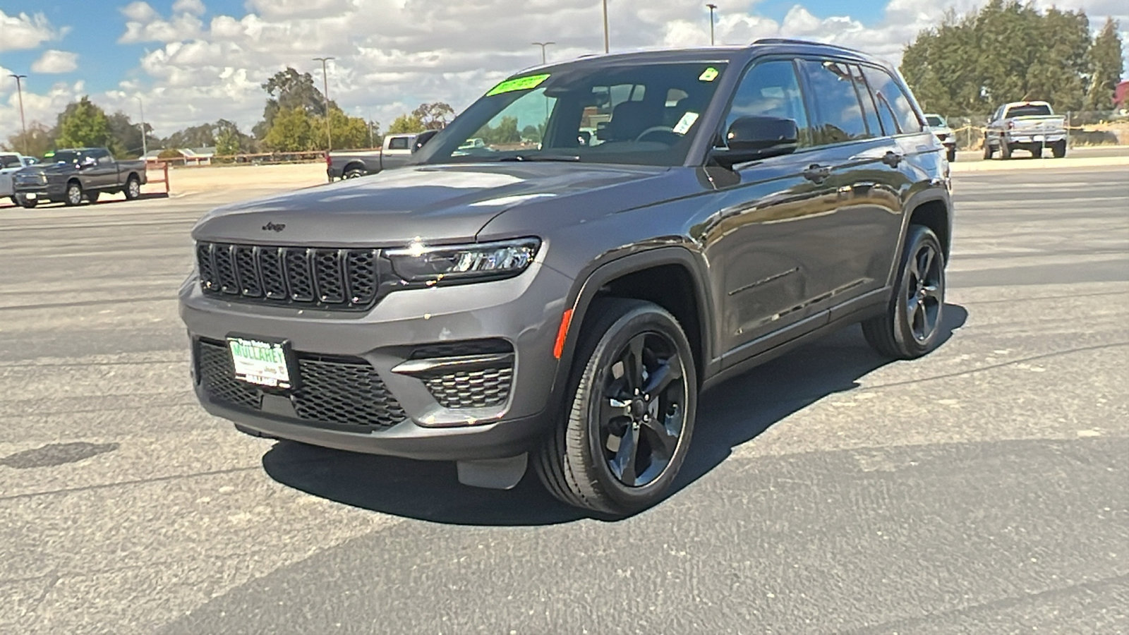 New 2025 Jeep Grand Cherokee Altitude image 7
