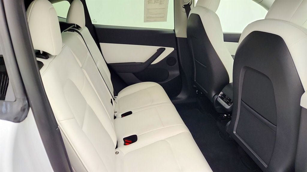 Used 2022 Tesla Model Y Performance AWD/4WD image 28