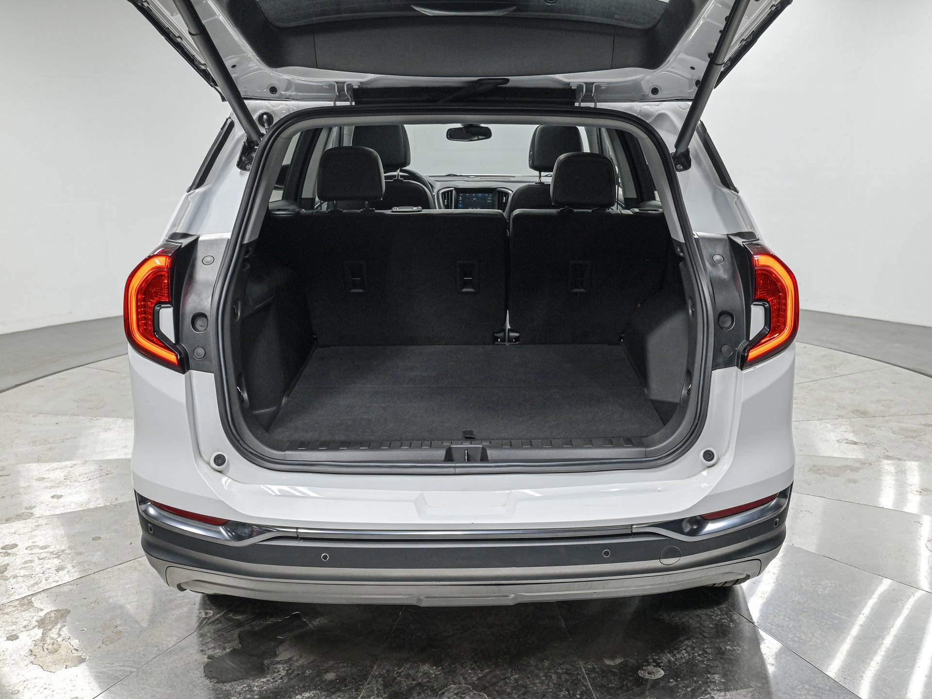 Used 2022 GMC Terrain AT4 w/ Infotainment Package II image 6