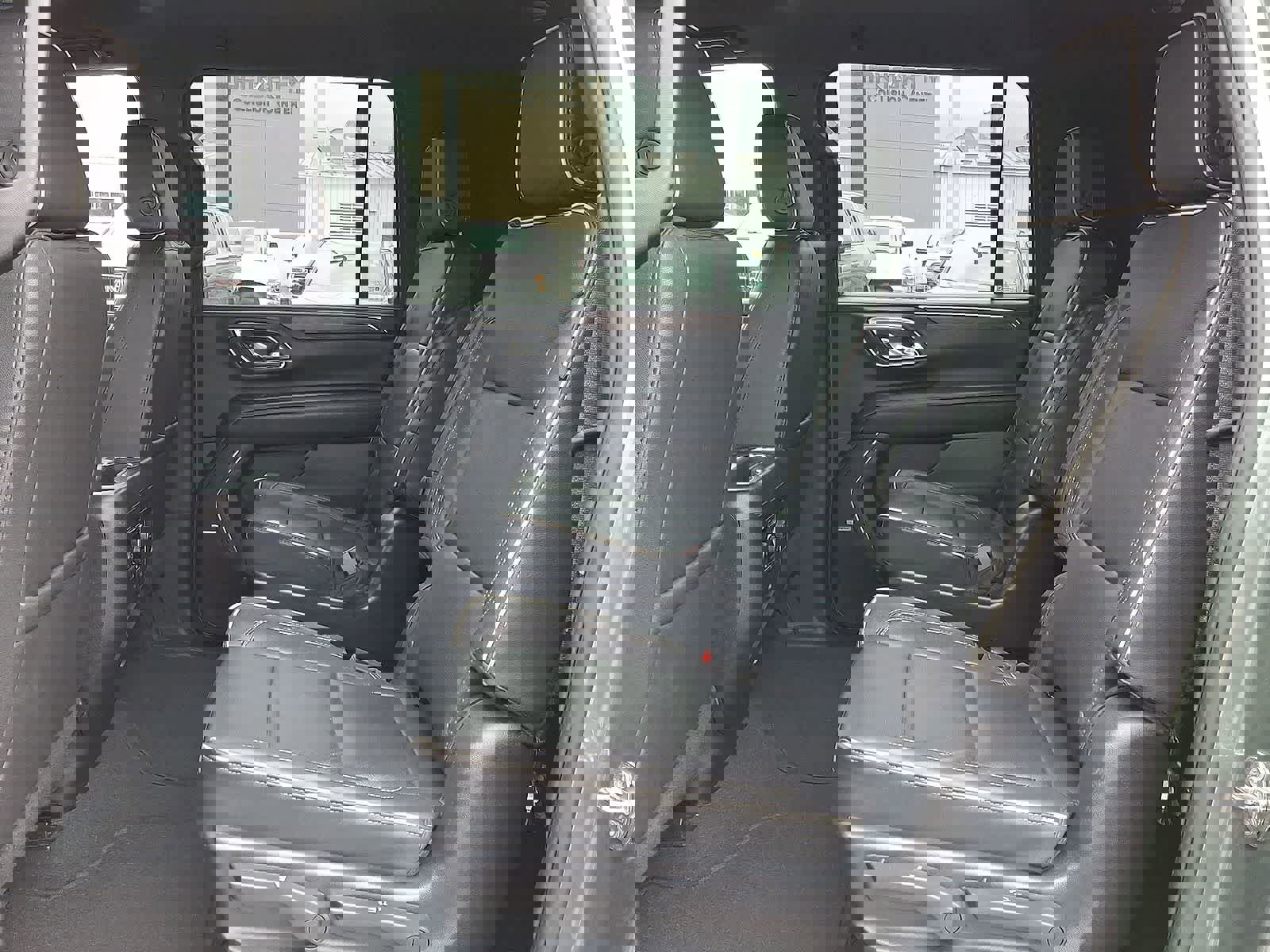 Used 2023 Chevrolet Suburban Premier AWD/4WD image 30