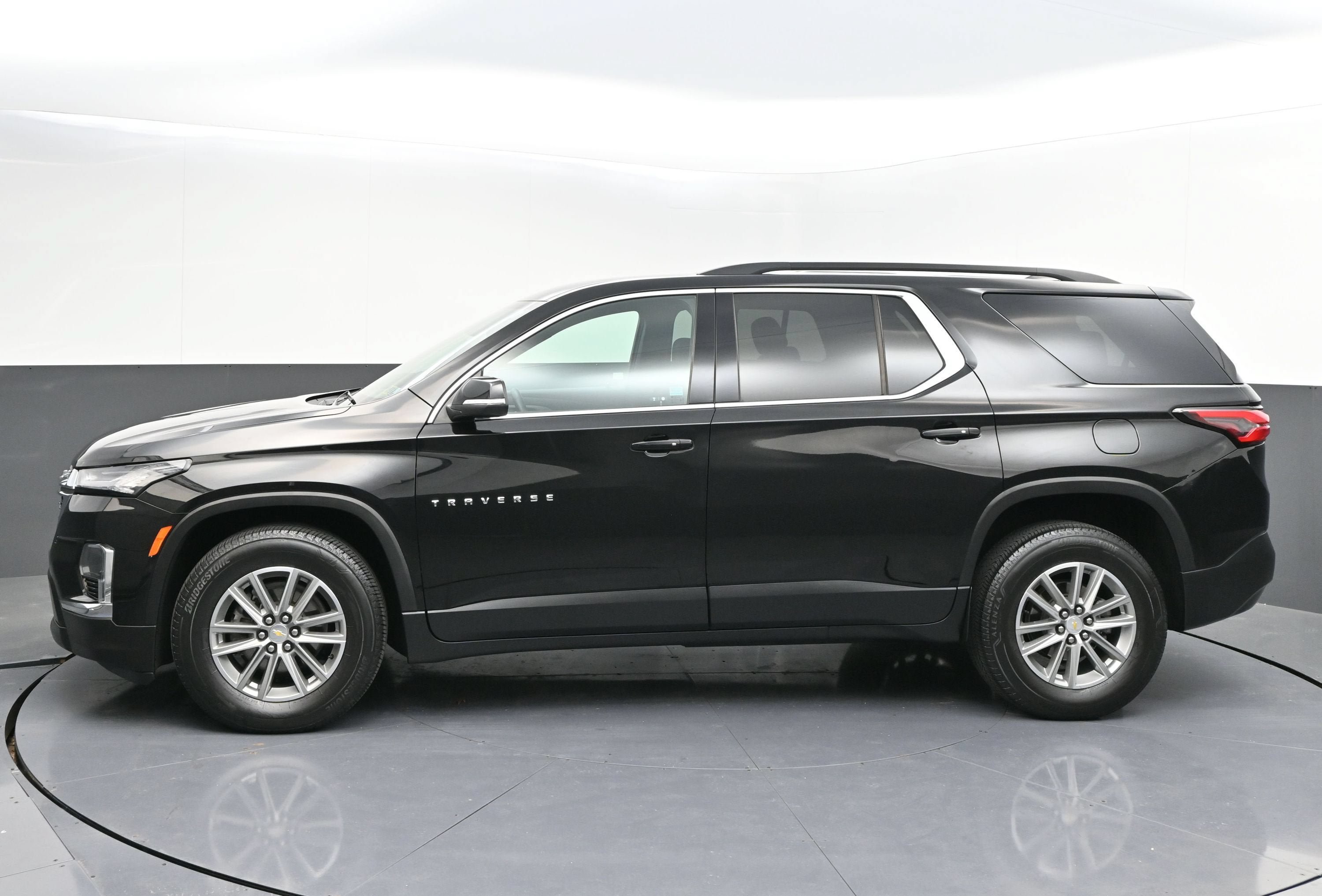 Certified 2023 Chevrolet Traverse LT AWD/4WD image 4