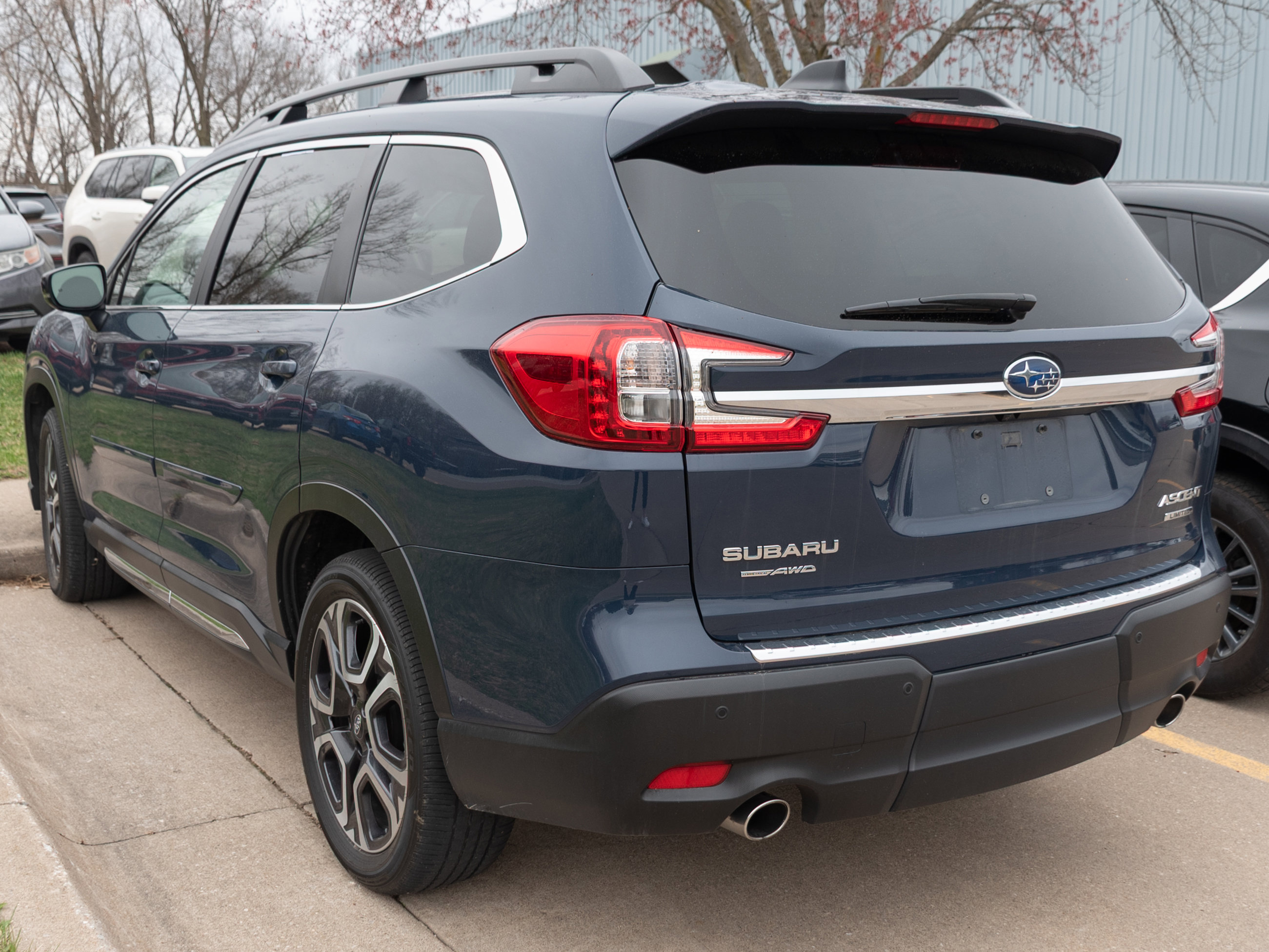 Used 2024 Subaru Ascent Limited image 5