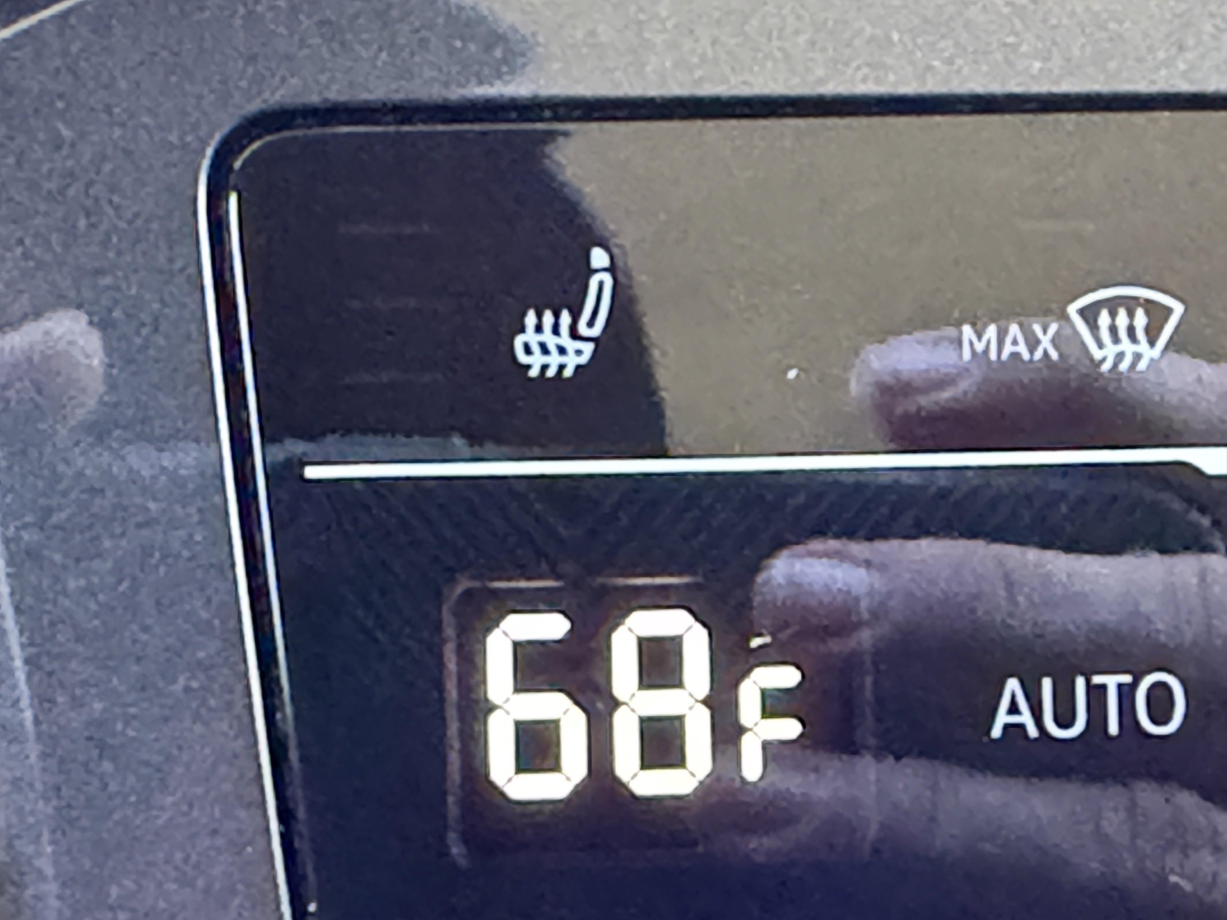 Used 2024 Volkswagen Tiguan SE image 24