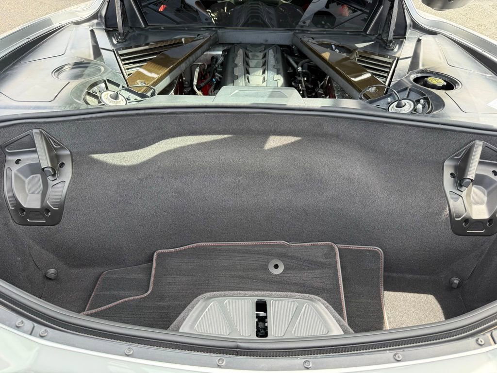 Used 2020 Chevrolet Corvette Stingray Premium Cpe w/ 3LT Preferred Equipment Group image 18