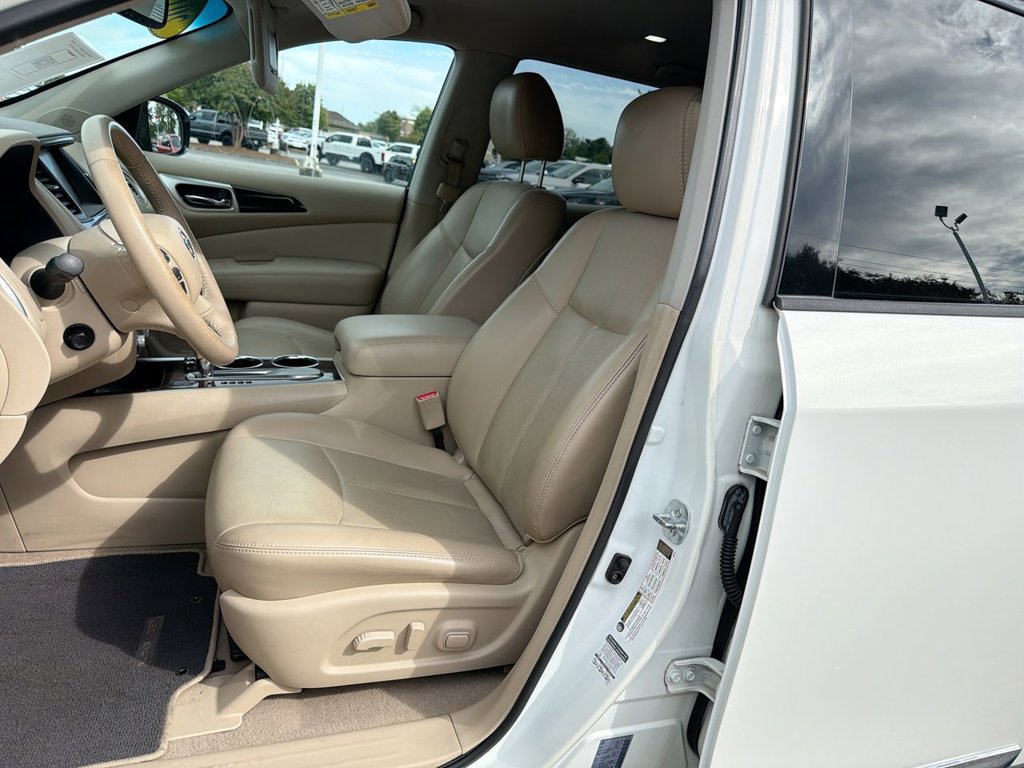 Used 2014 Nissan Pathfinder Platinum w/ Cargo Package FWD image 11