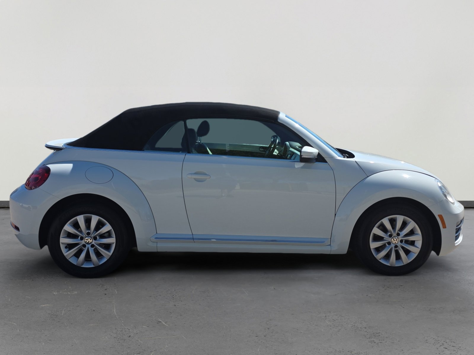 Used 2019 Volkswagen Beetle 2.0T S image 6