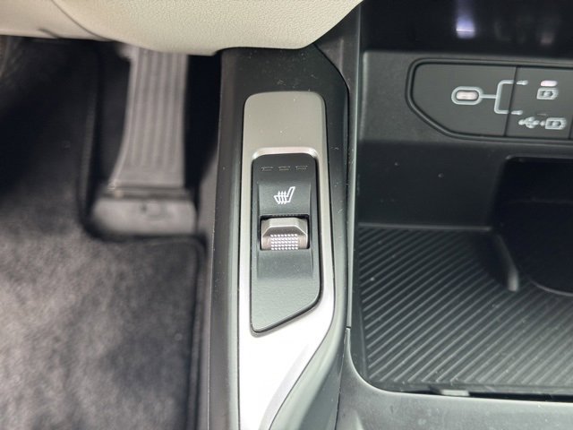 Used 2025 Kia Sorento S image 22