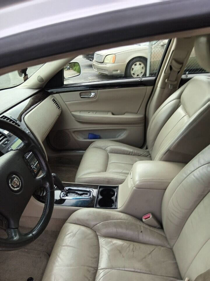 Used 2010 Cadillac DTS FWD image 12