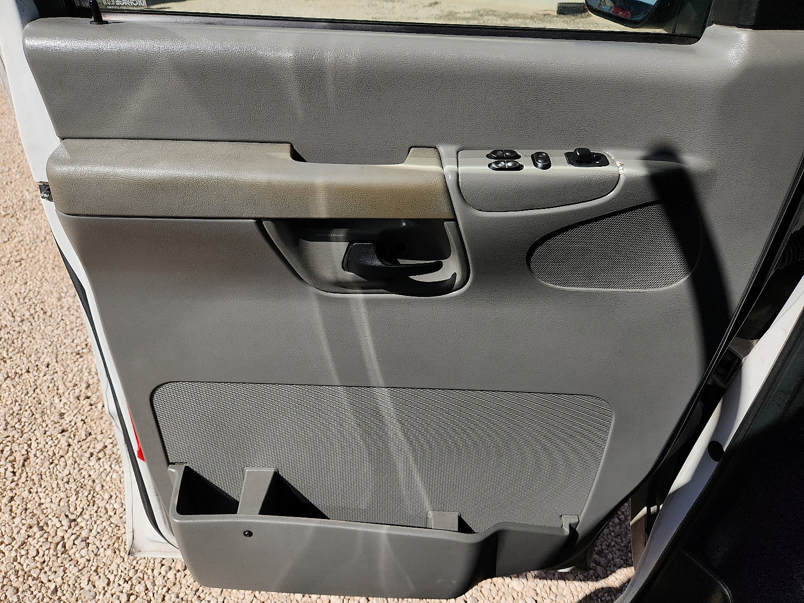 Used 2008 Ford E-250 and Econoline 250 RWD image 13