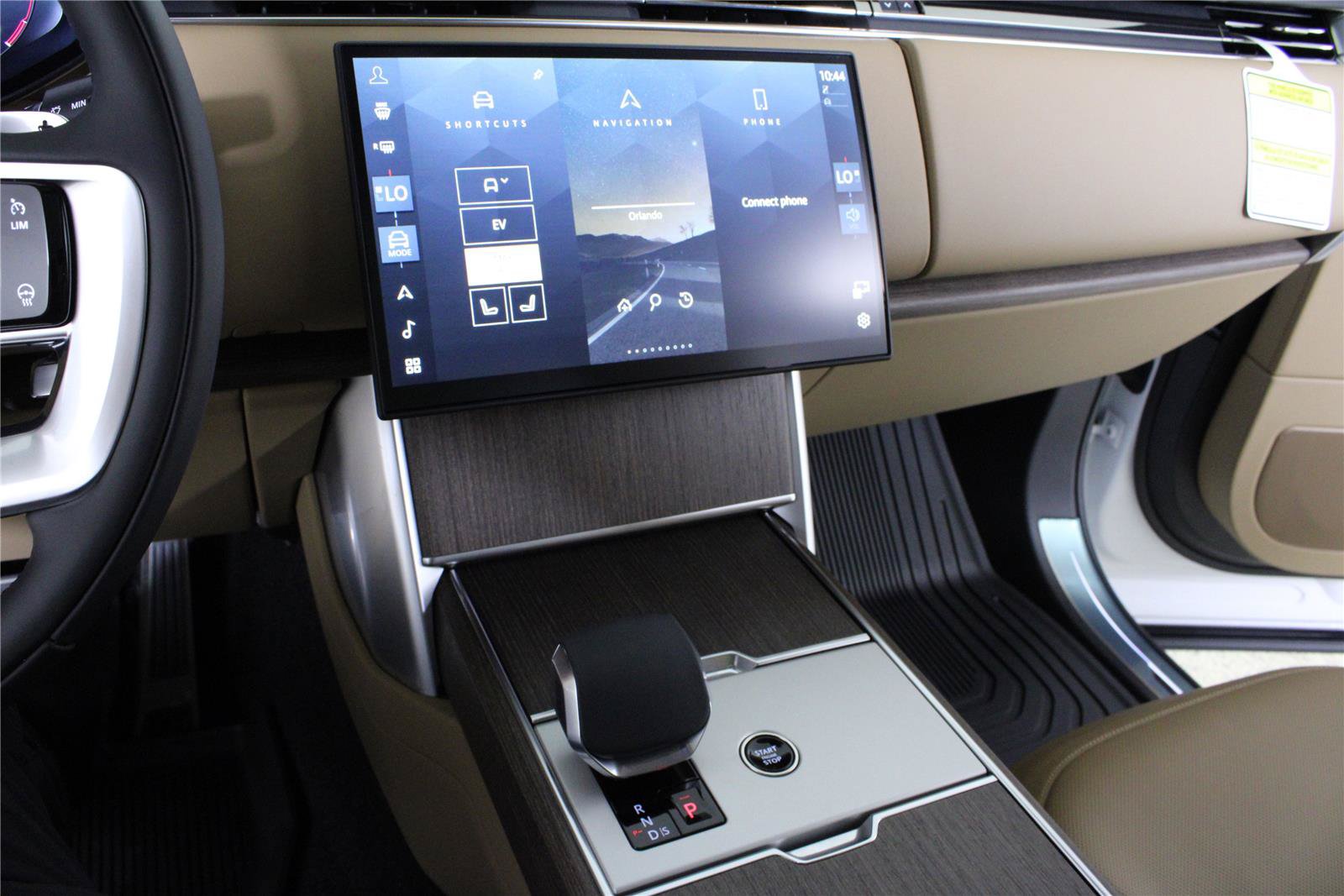 New 2026 Land Rover Range Rover SE AWD/4WD image 19