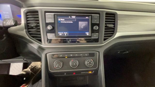 Used 2022 Volkswagen Atlas Cross Sport SE FWD image 32