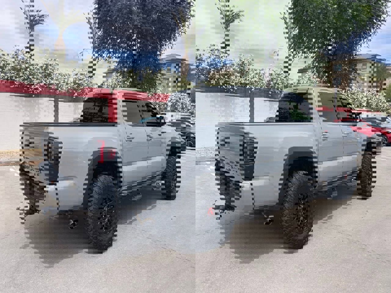 Used 2017 Toyota Tacoma TRD Pro image 2