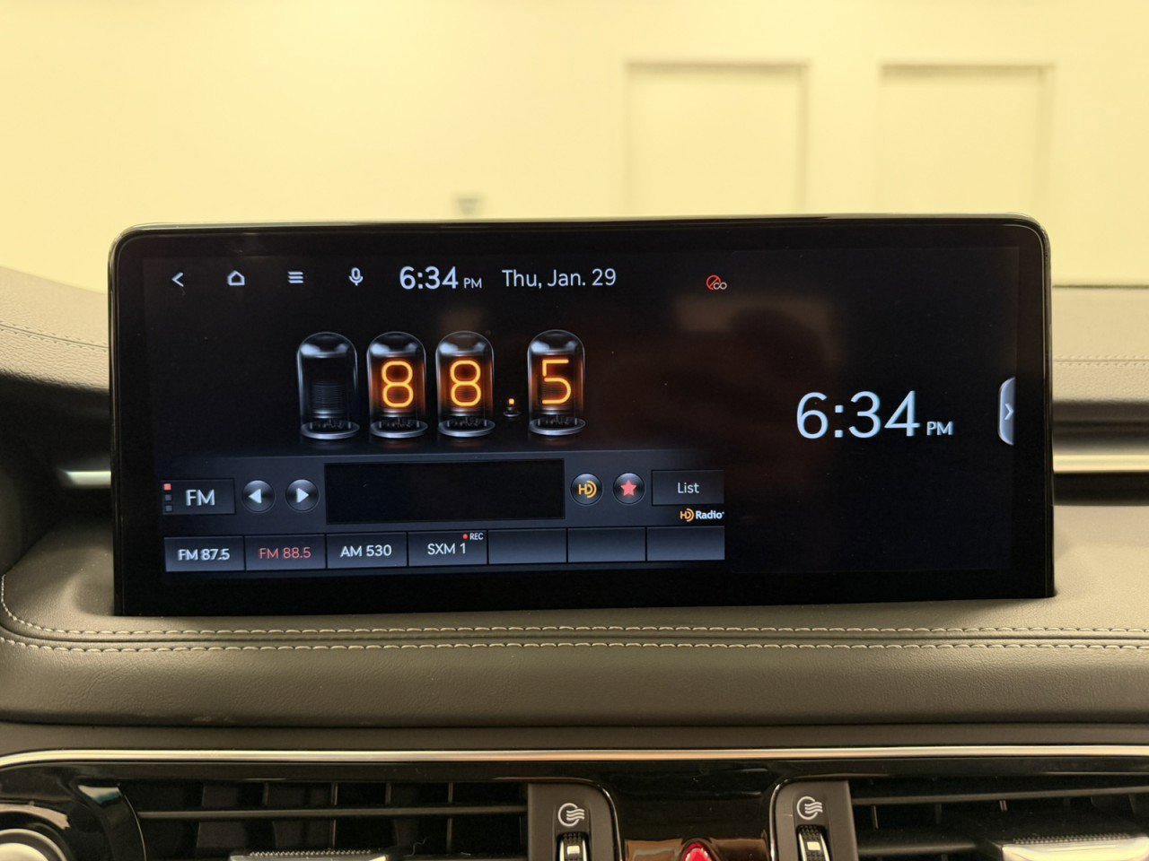 Used 2022 Genesis G70 2.0T image 19