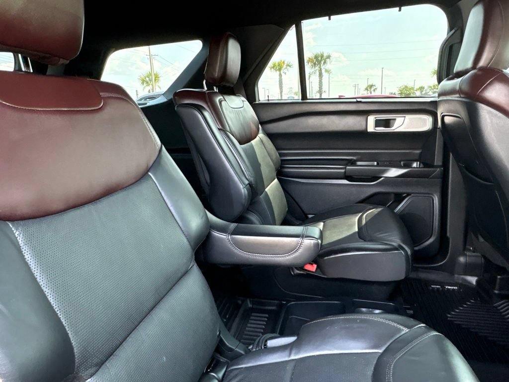 Used 2020 Ford Explorer Platinum w/ Premium Technology Package AWD/4WD image 32