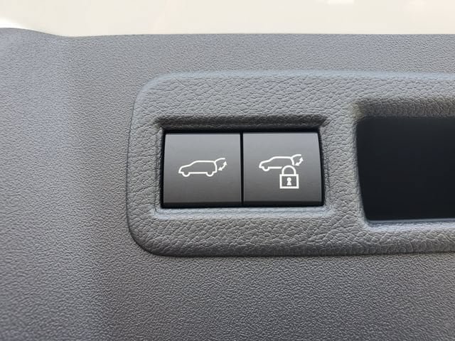 New 2026 Toyota C-HR AWD/4WD image 9