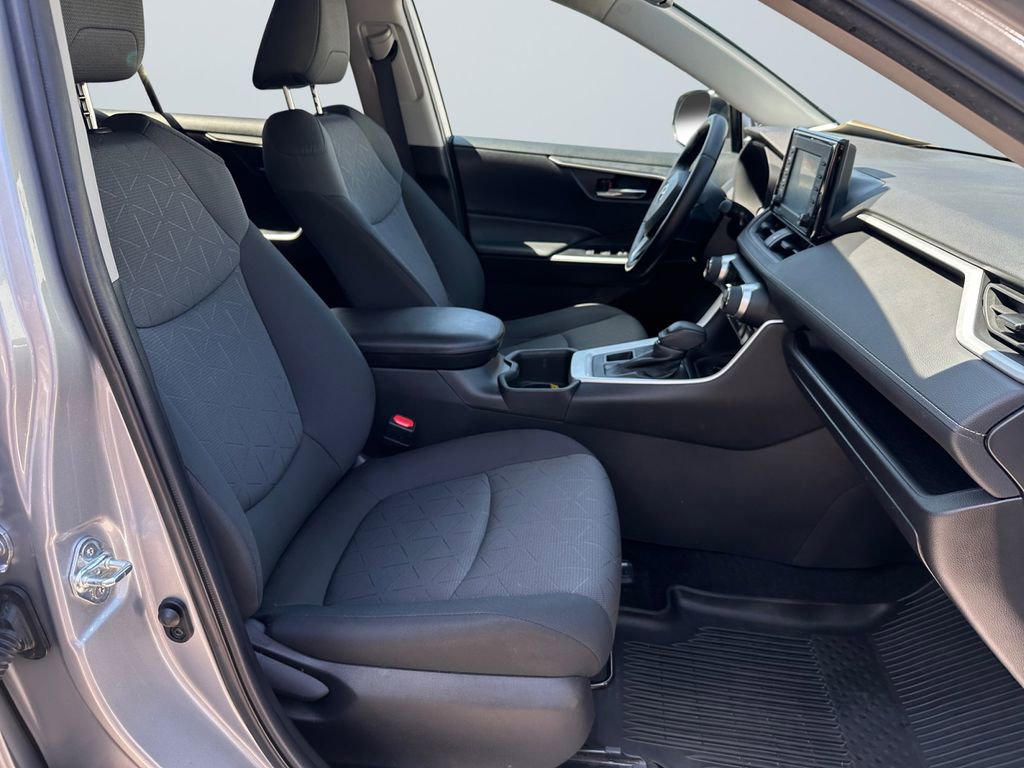 Used 2022 Toyota RAV4 XLE w/ Convenience Package AWD/4WD image 15