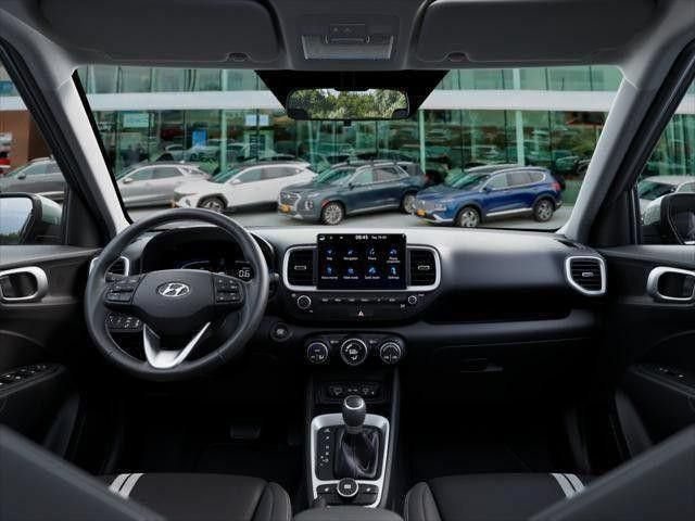 Used 2026 Hyundai Venue SEL FWD image 11