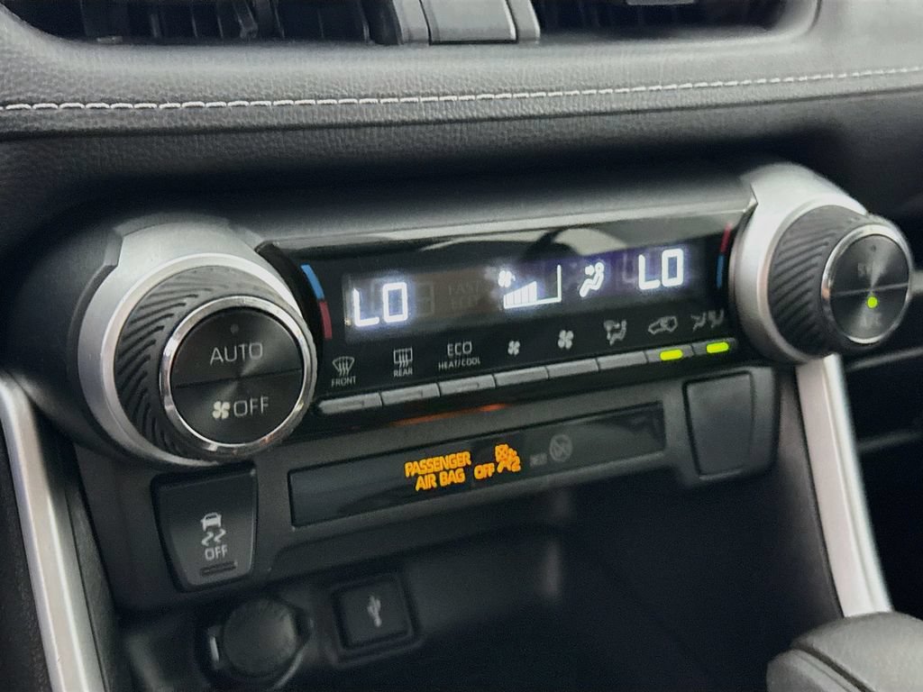 Certified 2022 Toyota RAV4 LE AWD/4WD image 8