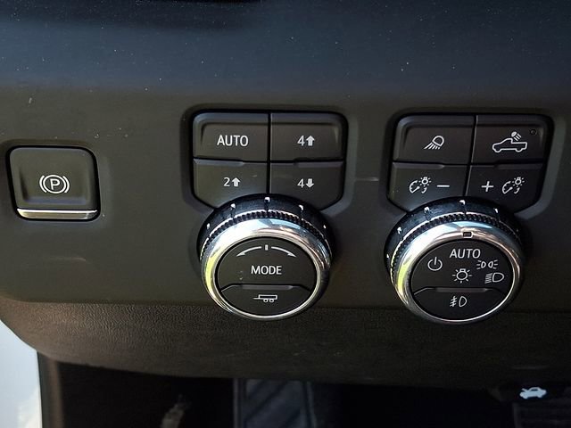 Used 2025 GMC Sierra 1500 AT4 image 21