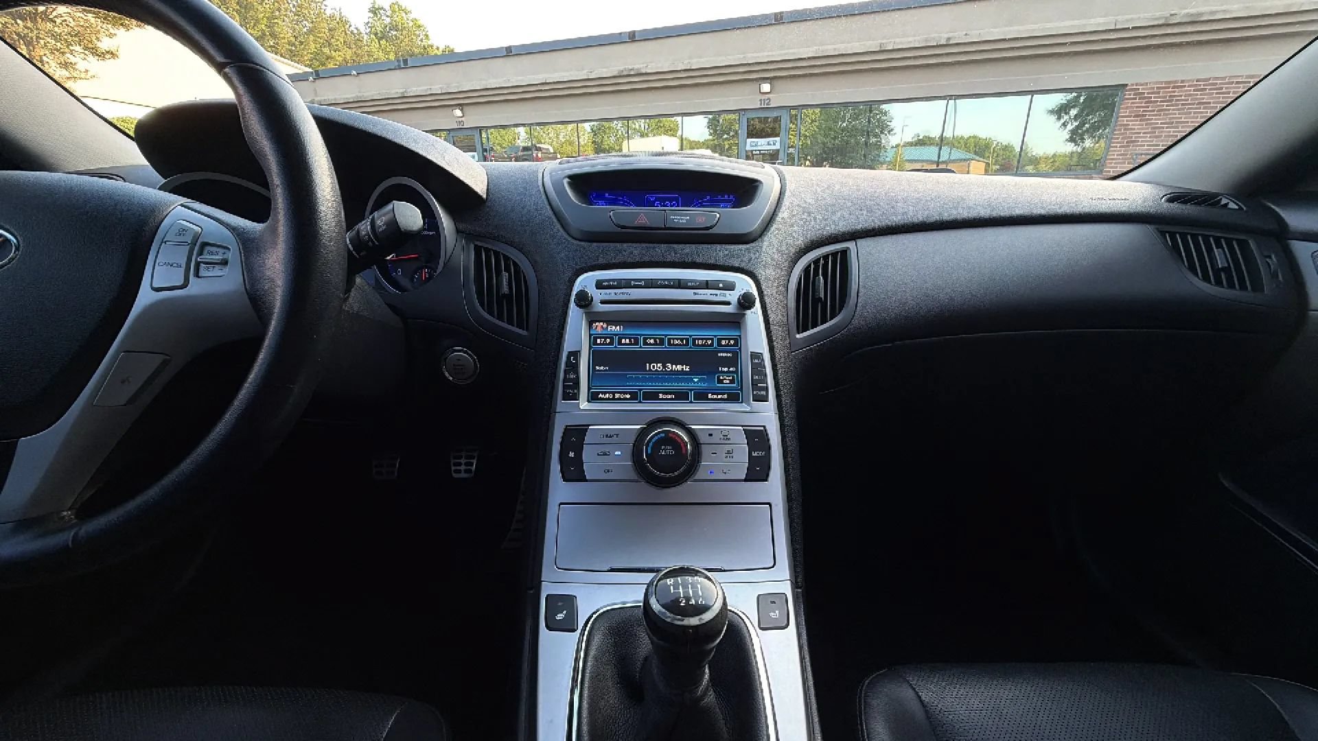 Used 2010 Hyundai Genesis 3.8 RWD image 27