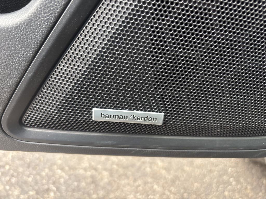 Certified 2025 Subaru Outback Limited XT image 18