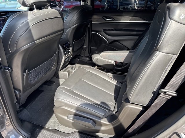 Used 2022 Jeep Grand Cherokee L Limited image 21