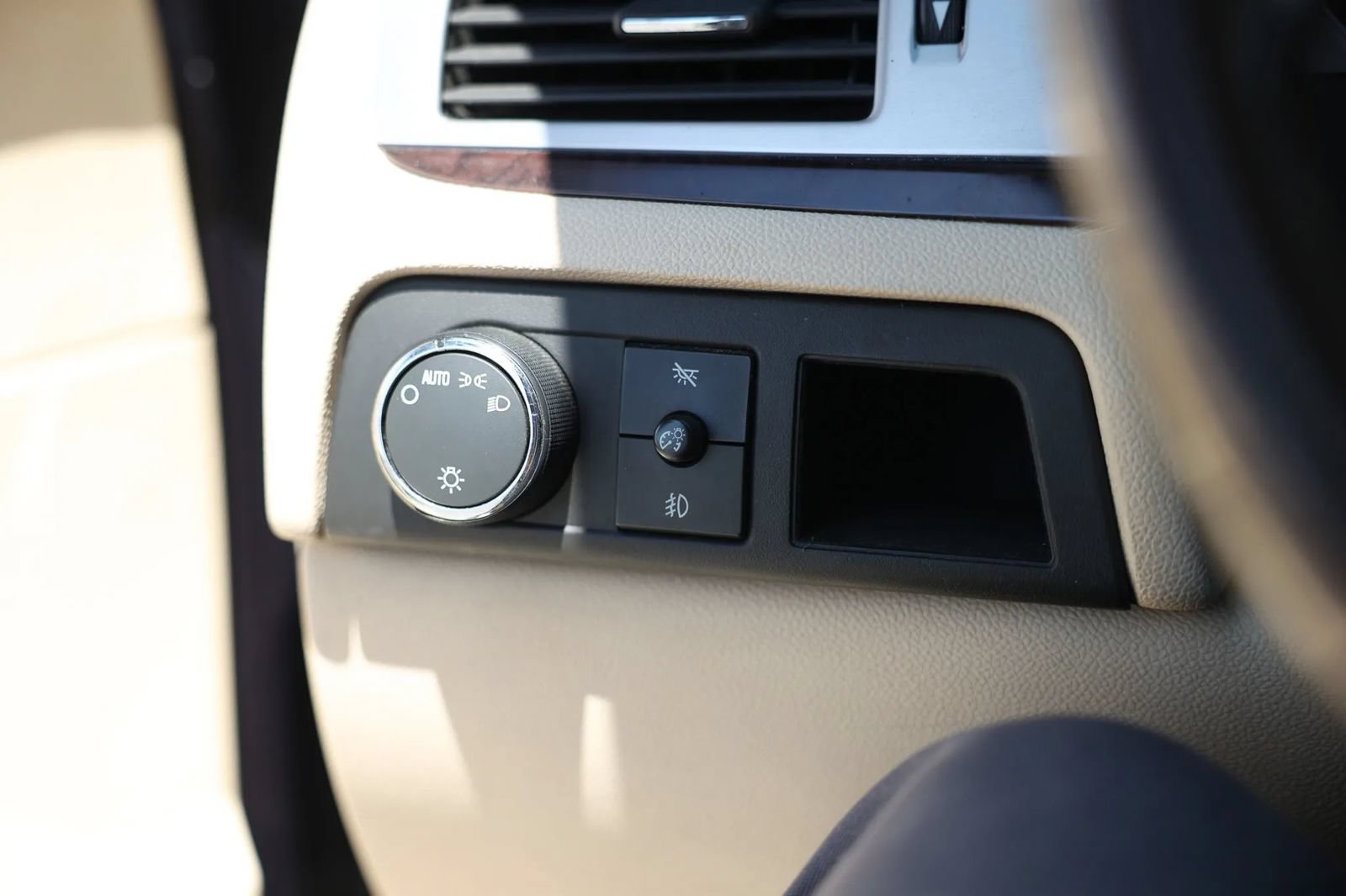 Used 2007 Cadillac Escalade ESV AWD w/ Information Package image 41
