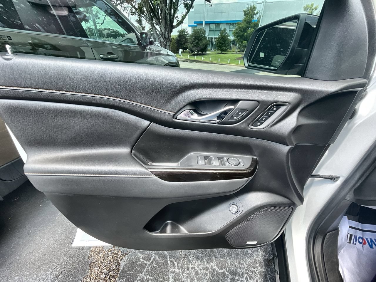 Used 2023 GMC Acadia AT4 w/ Technology Package AWD/4WD image 22