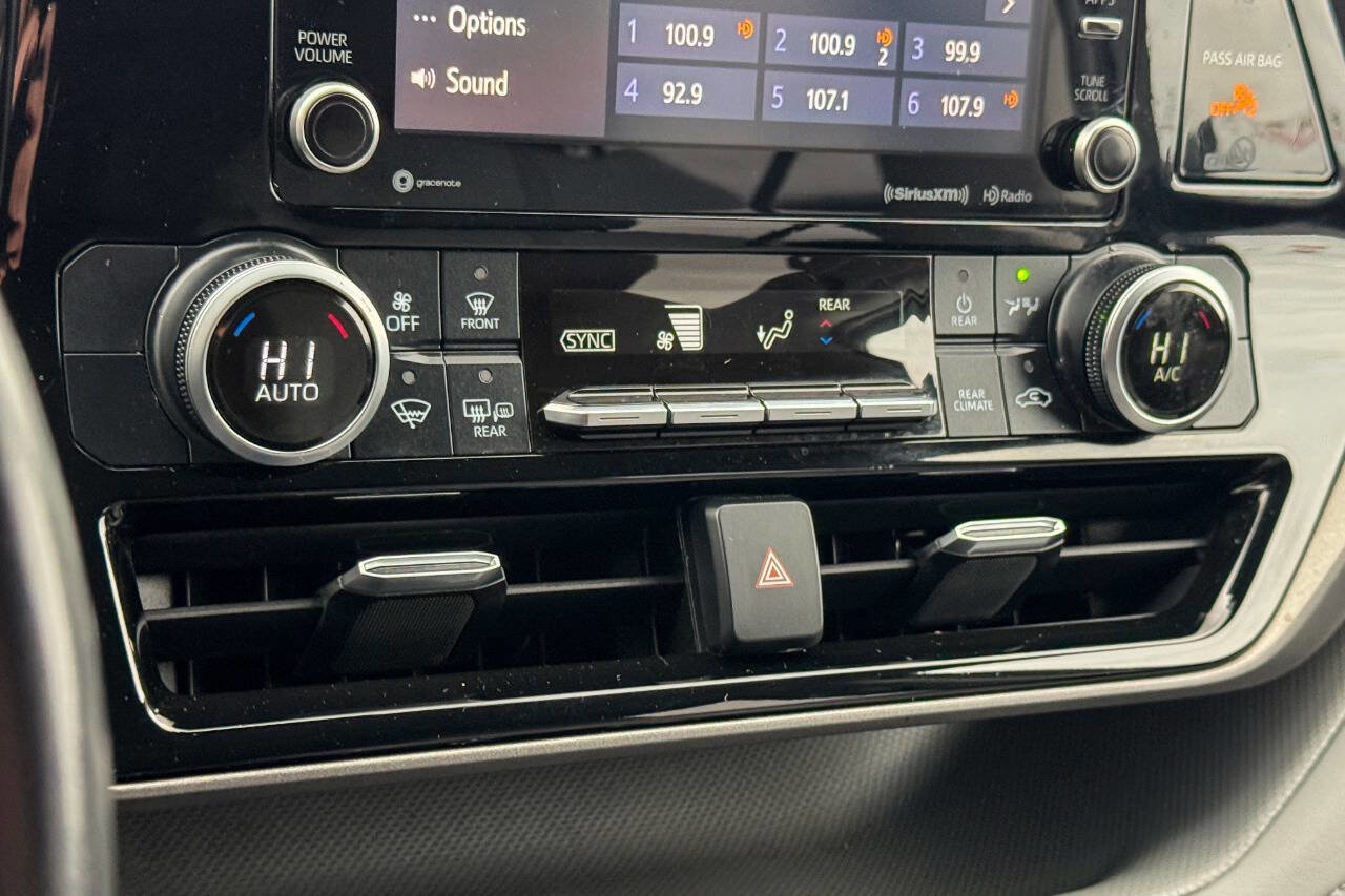 Used 2020 Toyota Highlander LE image 33