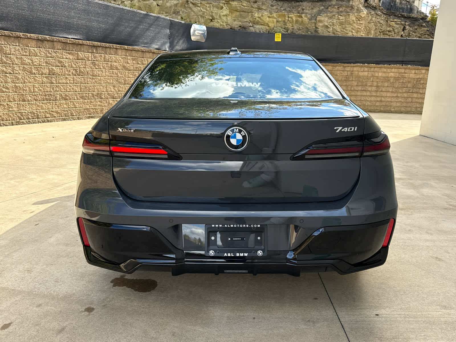 Used 2026 BMW 740i xDrive w/ Premium Package image 4