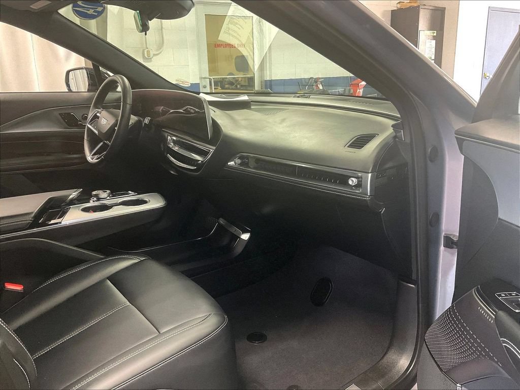 Used 2024 Cadillac Lyriq Tech w/ Driver Assist Package AWD/4WD image 14