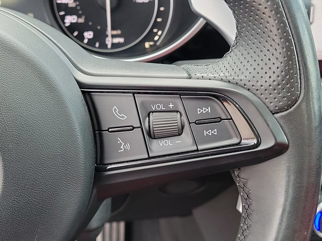 Used 2023 Alfa Romeo Giulia Veloce RWD image 31