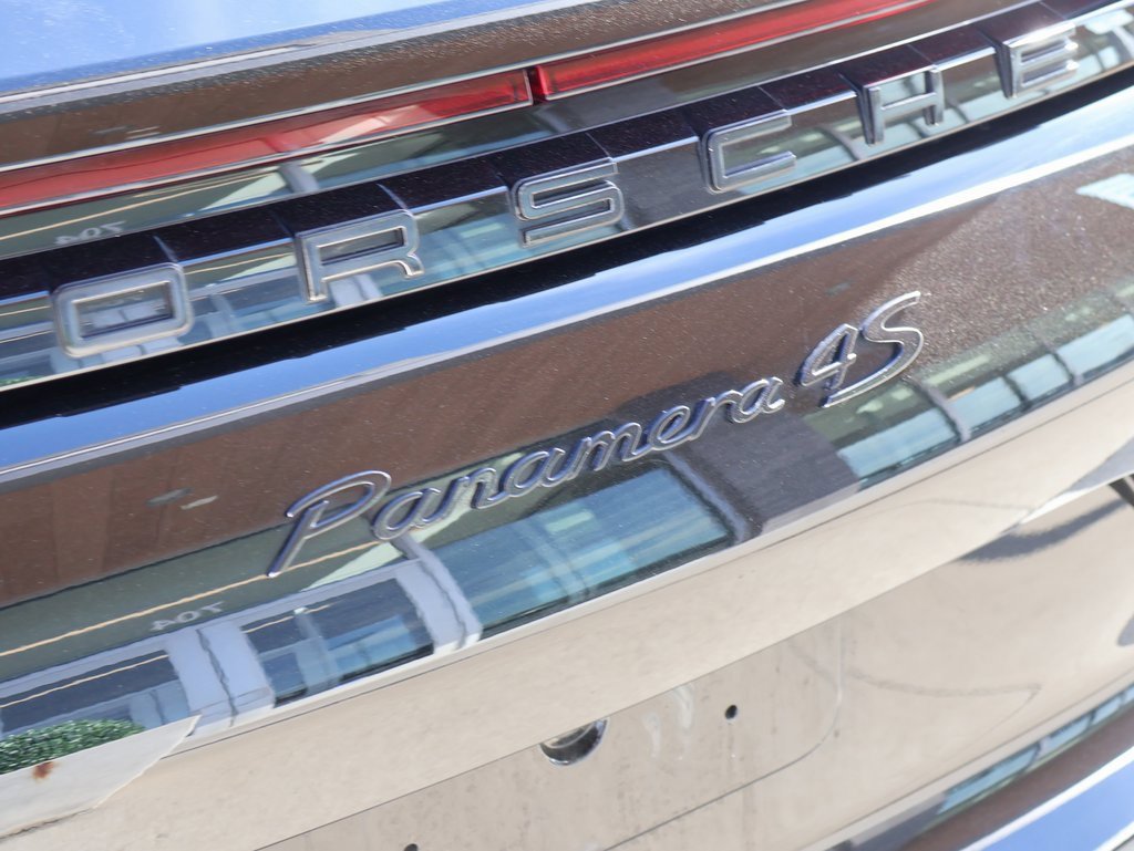 Used 2018 Porsche Panamera 4S image 15
