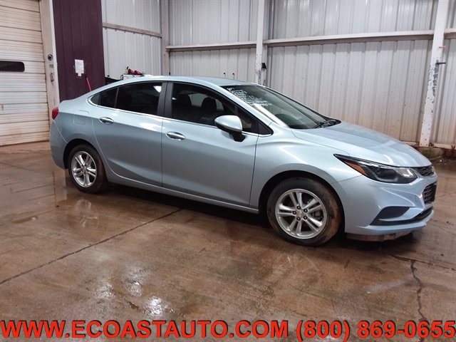 Used 2017 Chevrolet Cruze LT w/ Convenience Package FWD image 3