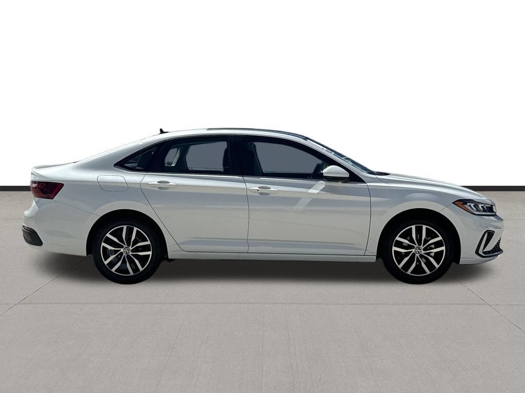 New 2026 Volkswagen Jetta SE FWD image 4