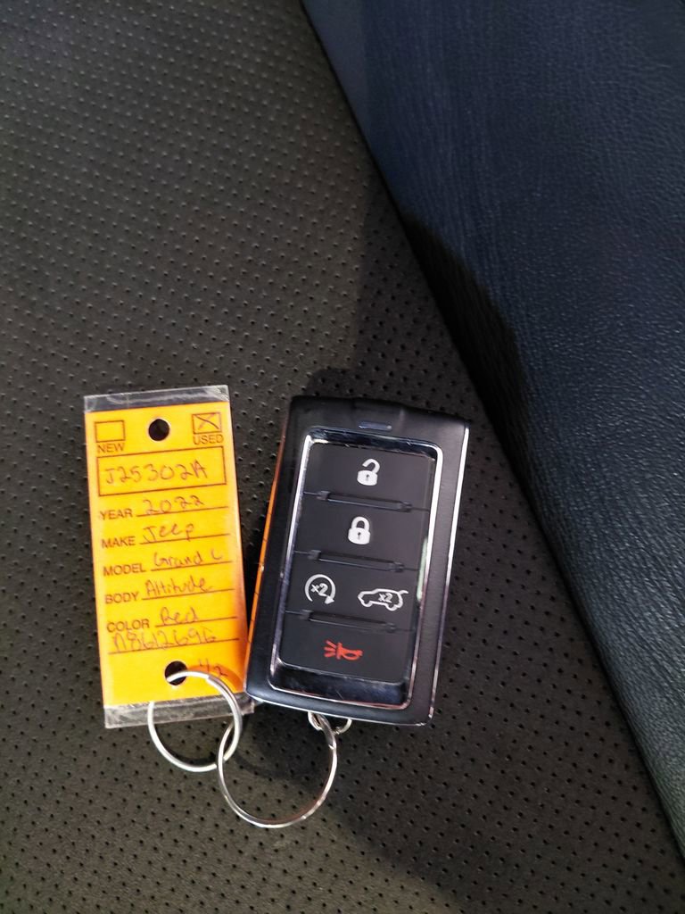 Used 2022 Jeep Grand Cherokee Altitude image 29