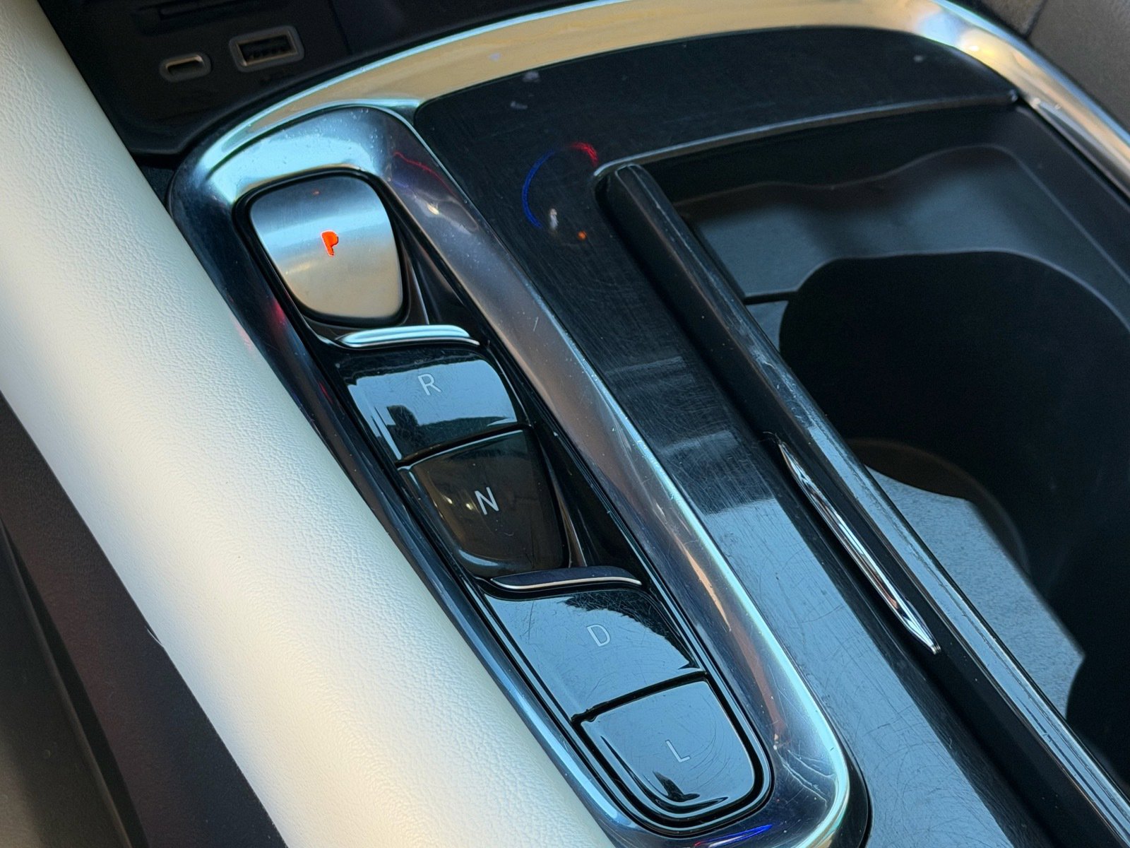 Used 2024 Buick Enclave Essence w/ Experience Buick Package image 32