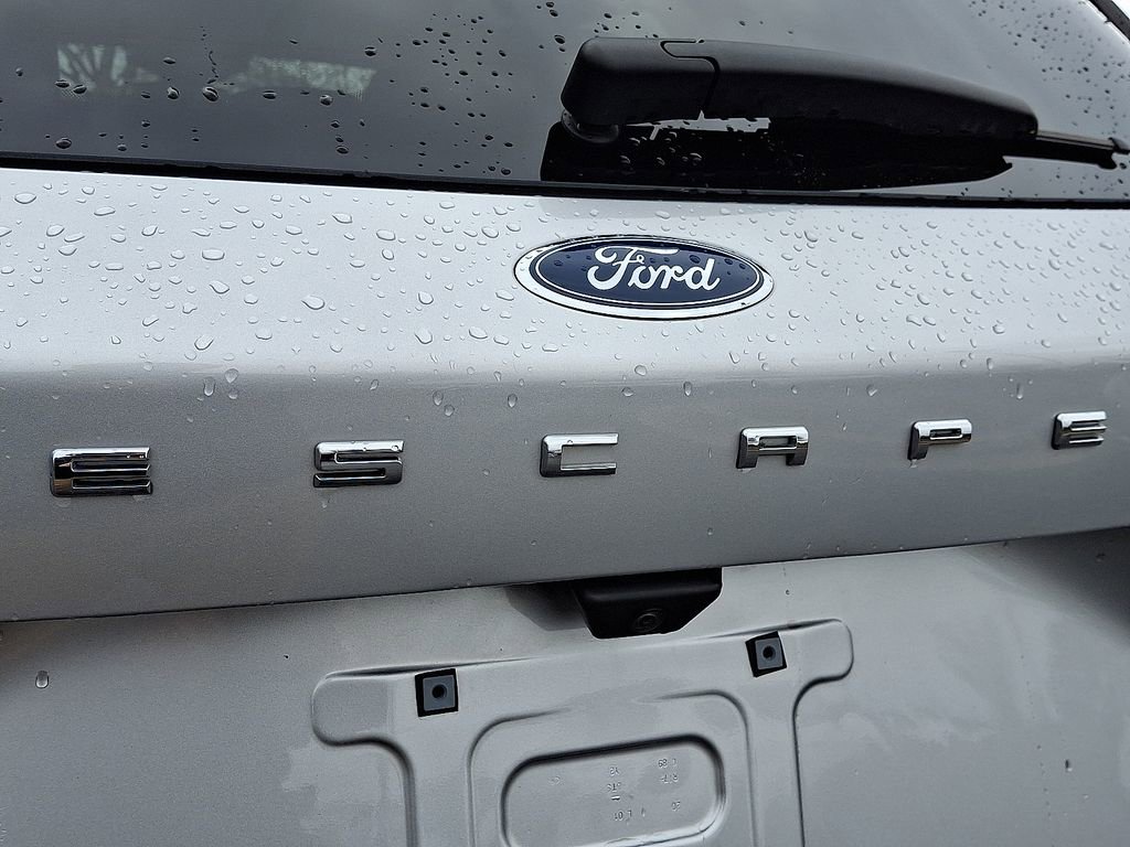 Used 2020 Ford Escape SEL image 32