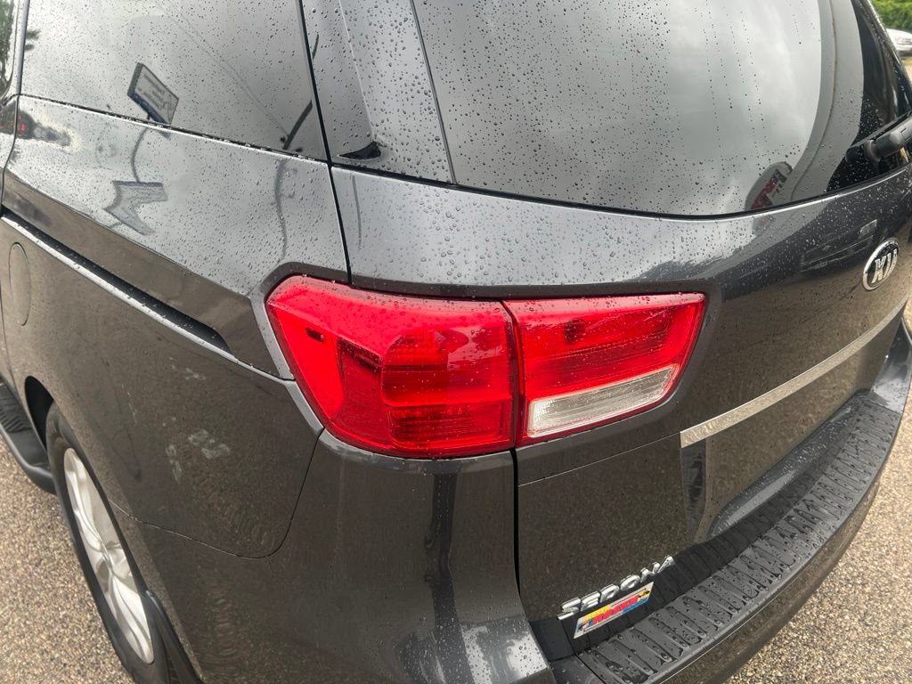 Used 2017 Kia Sedona EX FWD image 34