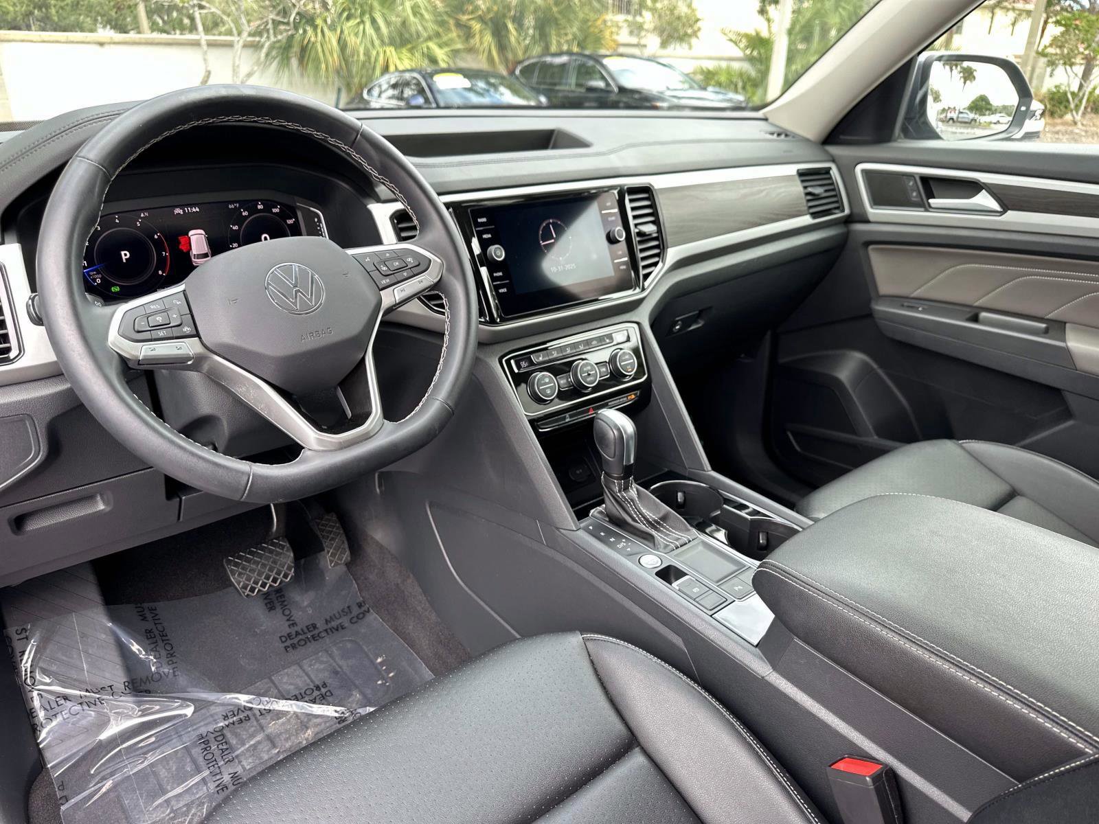 Used 2023 Volkswagen Atlas SE image 17