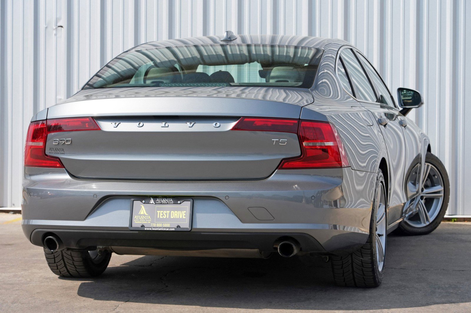 Used 2017 Volvo S90 T5 Momentum w/ Convenience Package image 4